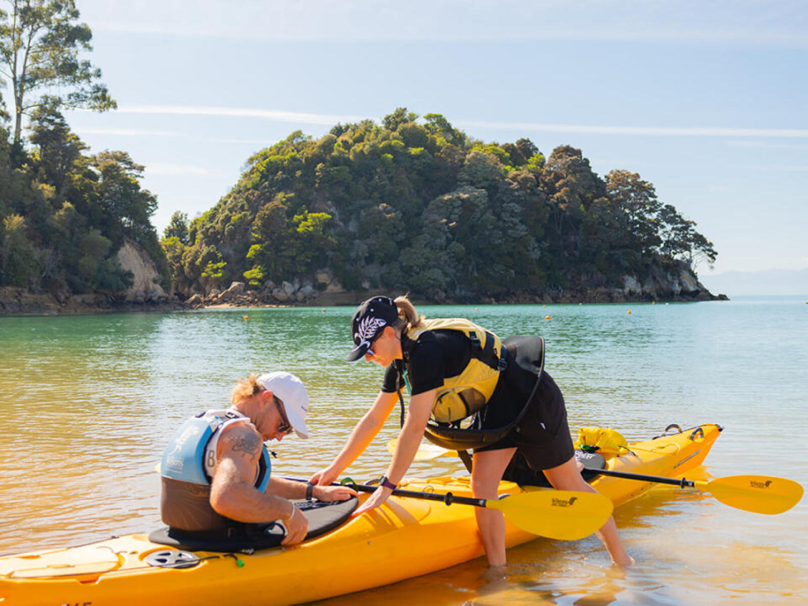 Guided kayaking in Abel Tasman National Park